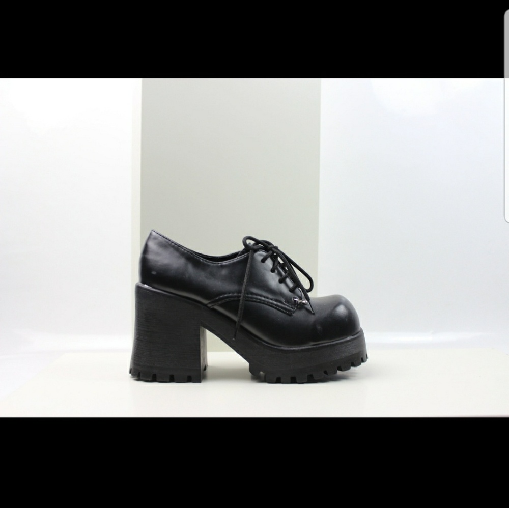 MAJOR ISO Soda Chunky Gothic Platform Heels